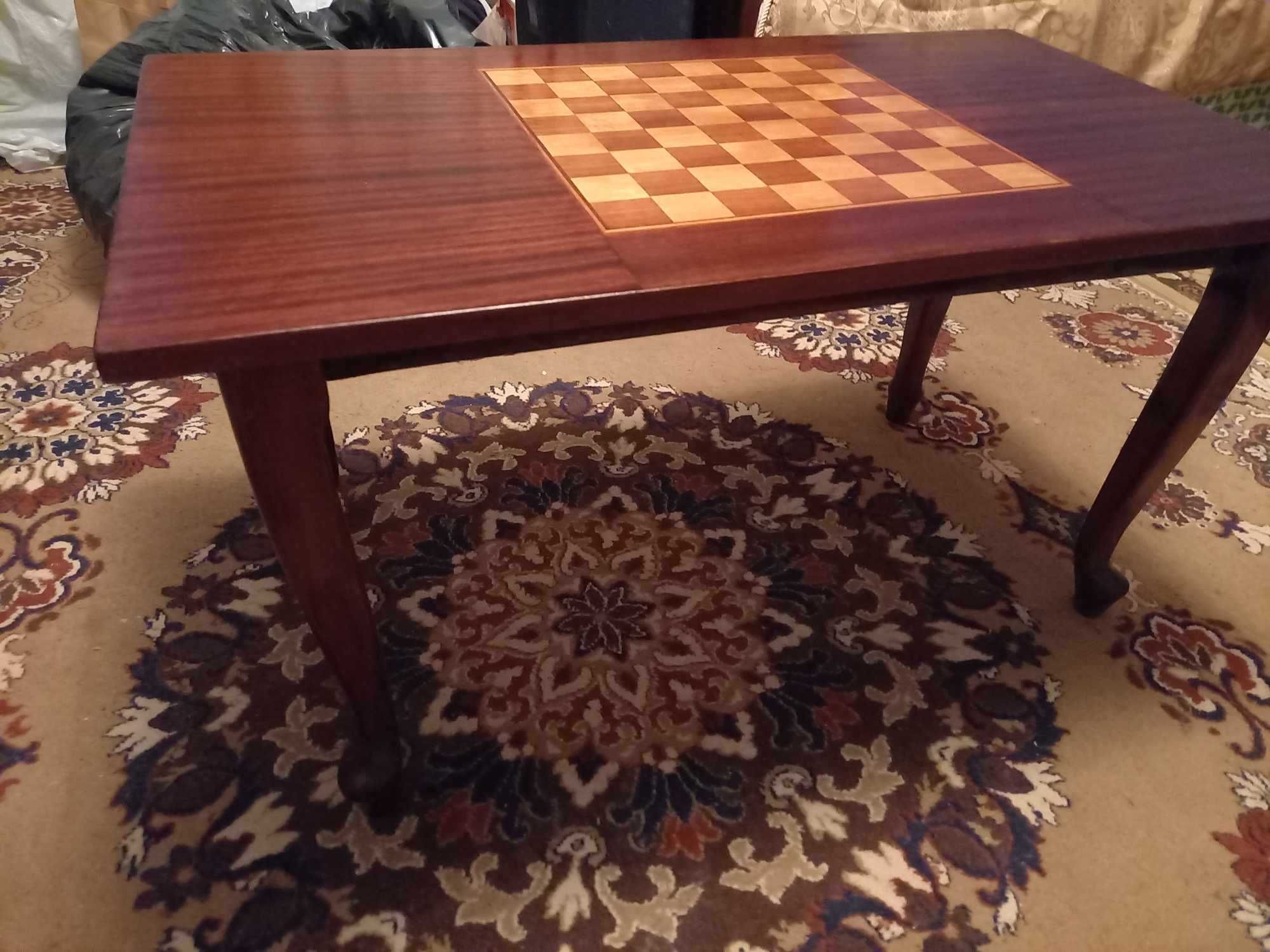 Masă de şah, din lemn, veche, anii 80