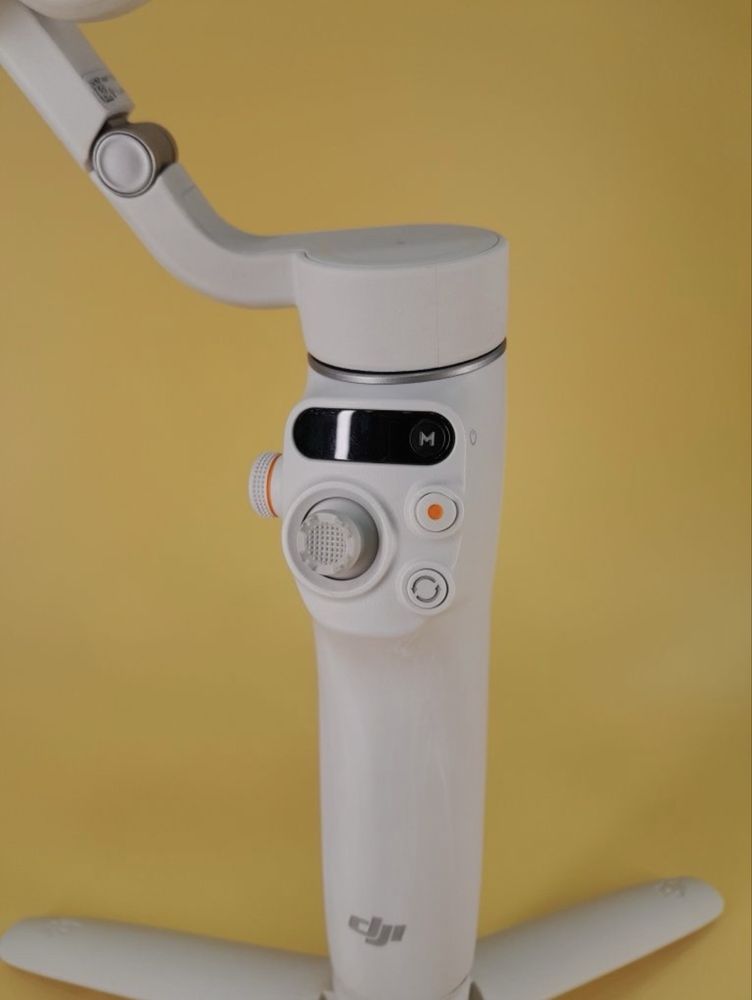 DJI osmo mobile 6