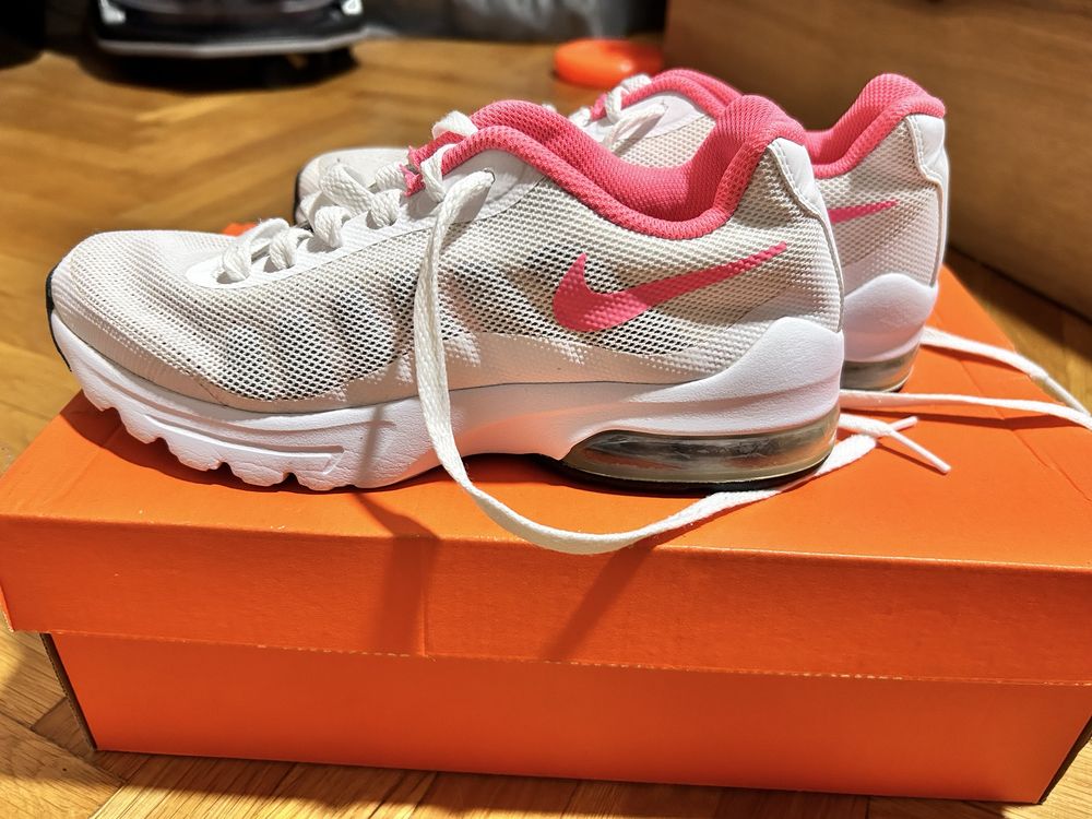 Дамски маратонки Nike