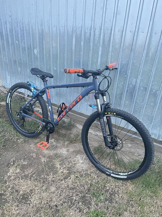 Bicicleta MTB hardtail