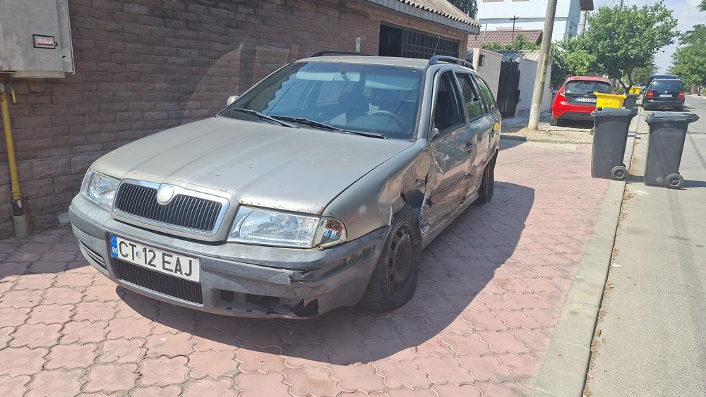 Dezmembrez skoda octavia tur 2008..