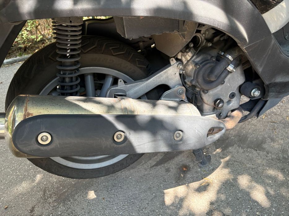 Piaggio mp3 400, se conduce cu categoria B