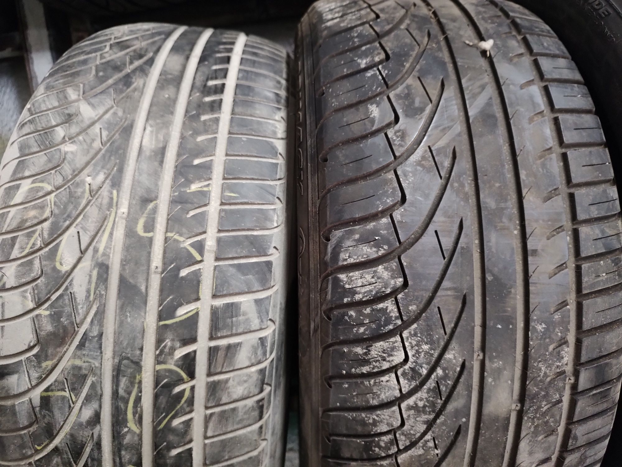 205/60R16; 235/50R18; 245/50R18; 235/50R19