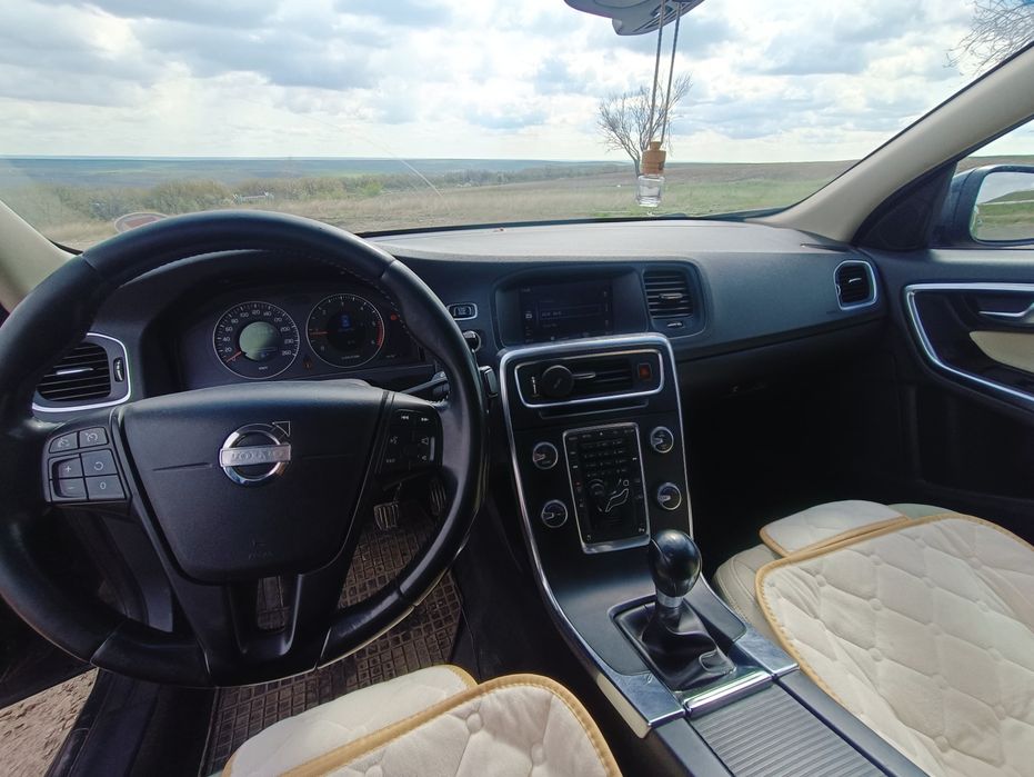 Volvo S60 2011 2.0 D3 5 cilindri