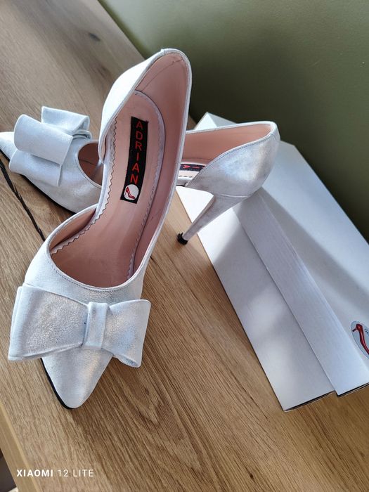 Pantofi stiletto