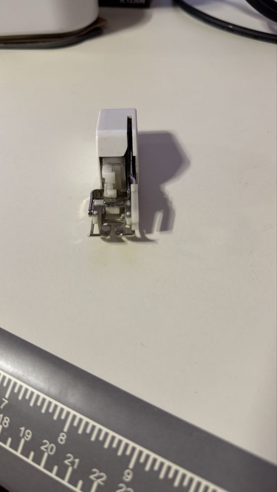 Продам шагающую лапку на швейную машину Janome