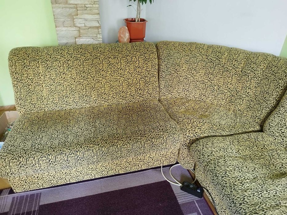 Продавам Ъглов диван