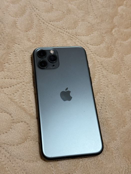 Vand/schimb iphone 11 pro gb256 capacitate 84