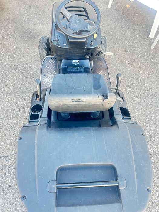 Tractoraș pentru gazon