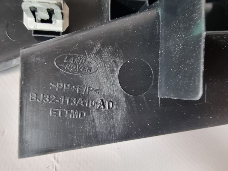 Ornament interior portbagaj Range Rover Evoque 2011 cod BJ32-113A10-AD