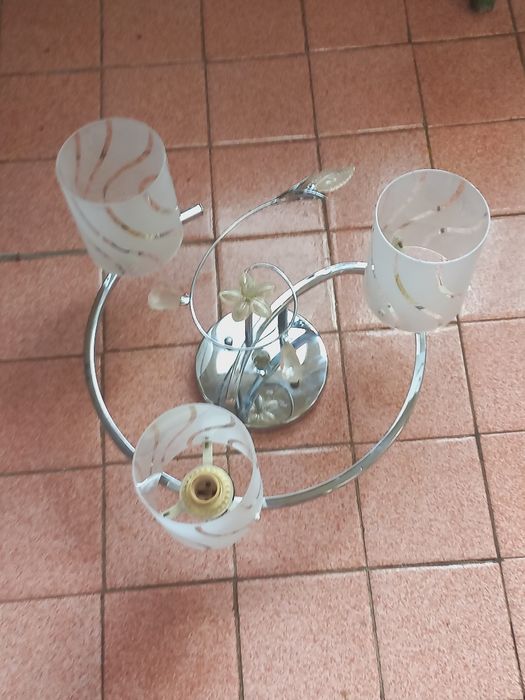 Люстры потолочные.