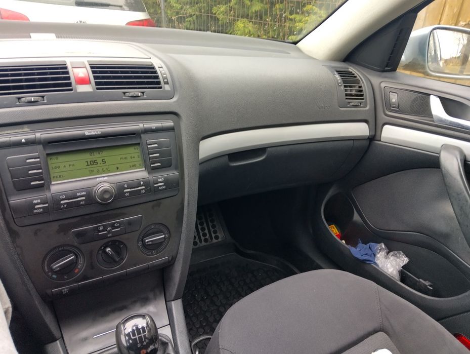 Vând Skoda Octavia II , 1.6 benzina