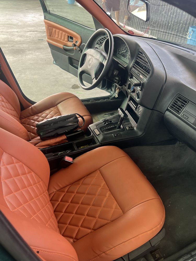 BMW E36 1,6 автомат сотилади