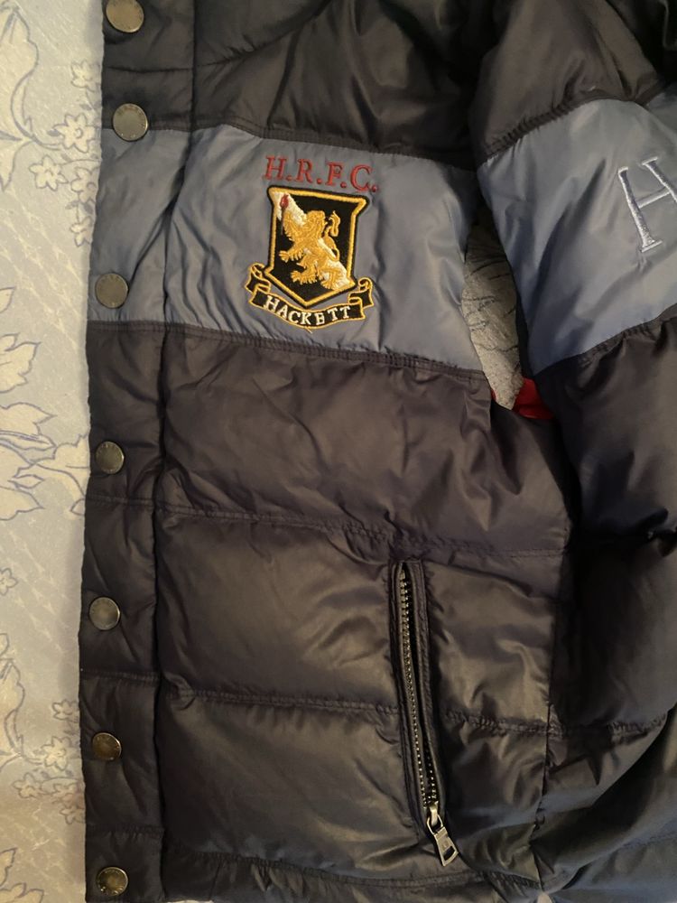 Продается жилетка Hackett  для мальчка 9-12лет
