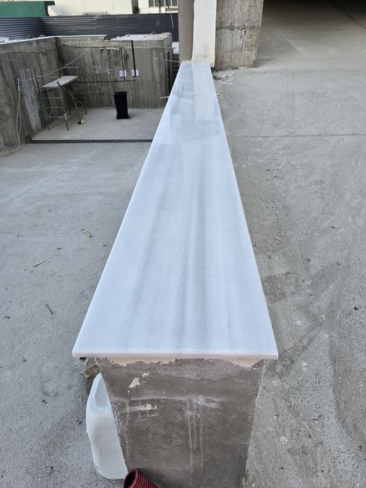 Glafuri, blaturi, trepte, pardoseli din marmură și granit la comanda