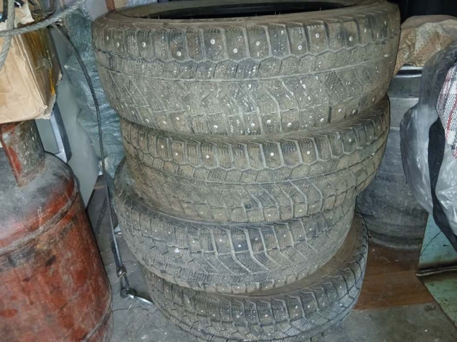 Комплект зимних шин