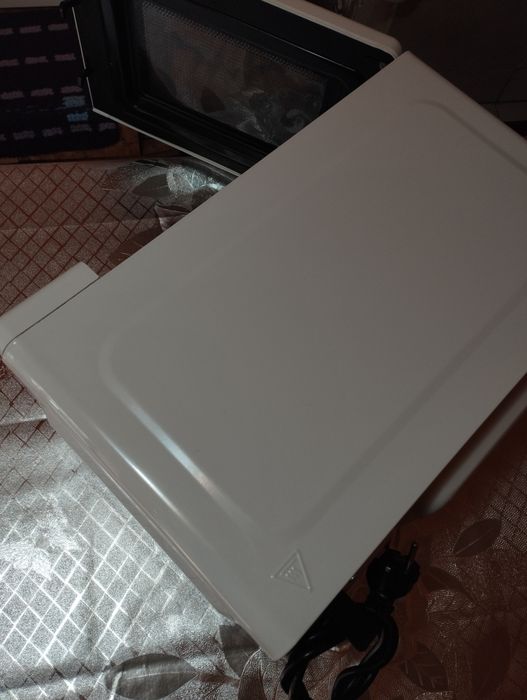 Cuptor de Microunde Heinner