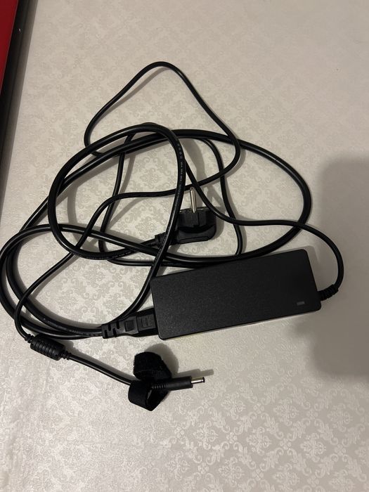 Продат зарядка адаптер на ноутбук dell