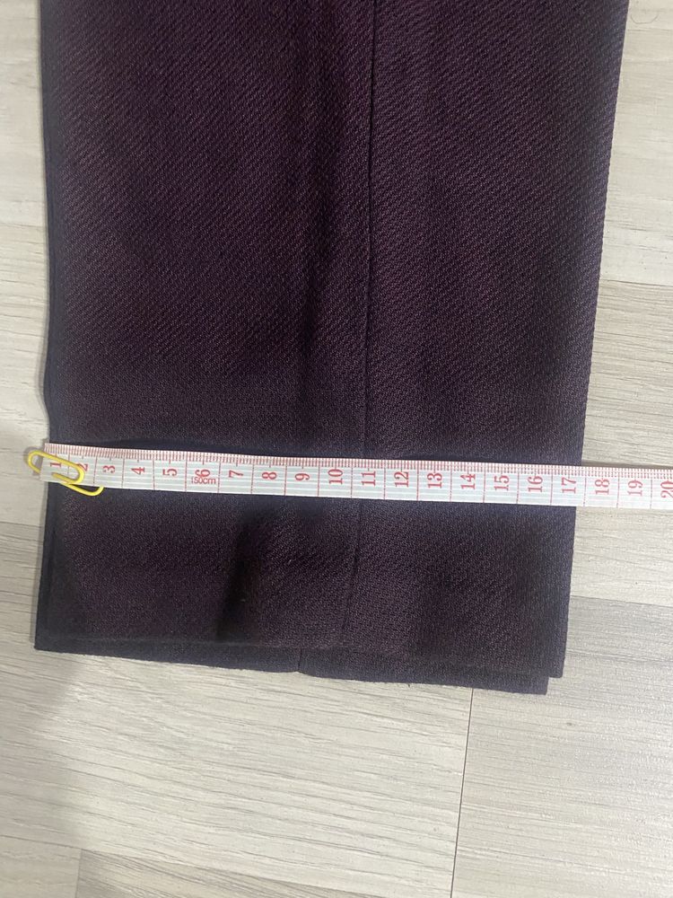 Costum băiți + cămasa  , folosit la banchet  . Cămasa este cu butoni