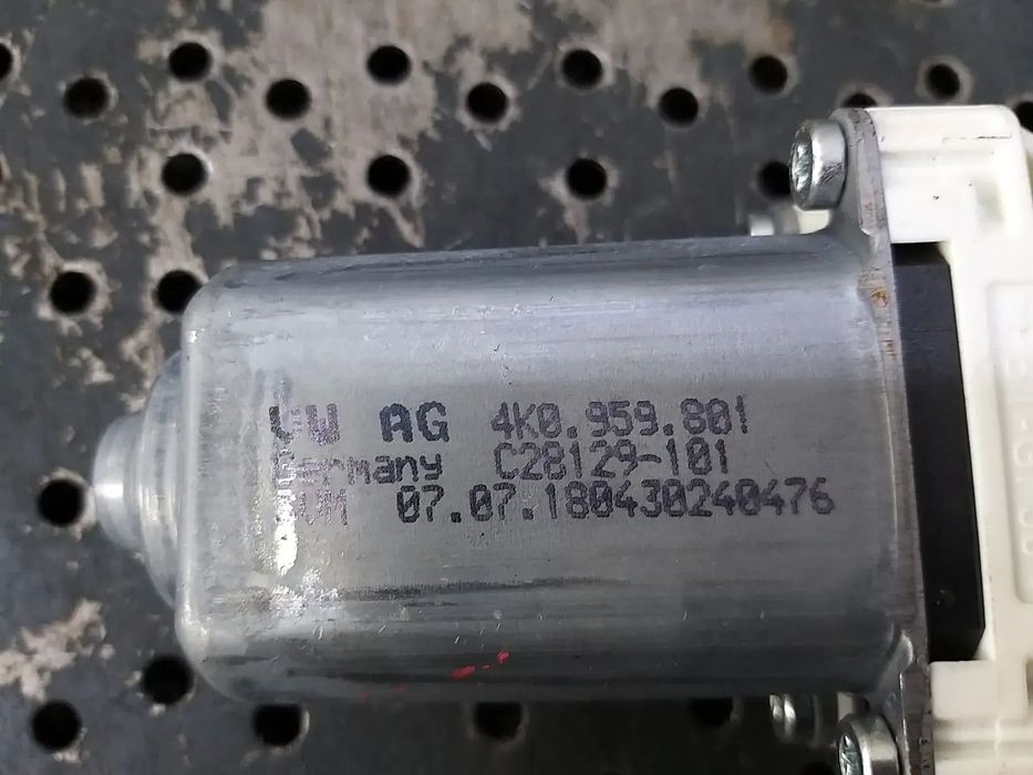 Motoras macara stanga fata audi a6 c8 4k 4k0959801 c28129101