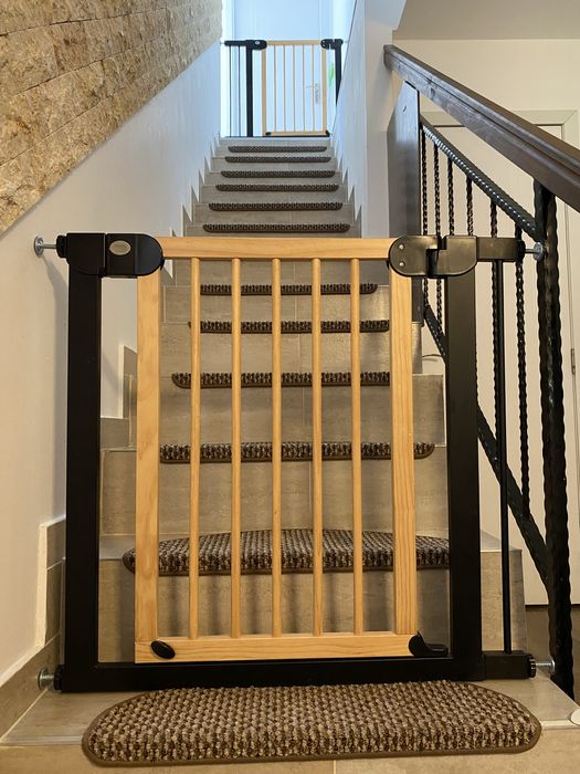 Poarta de siguranta pentru bebelusi