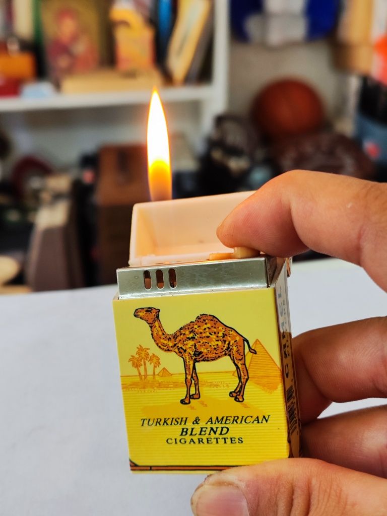 Стара запалка camel