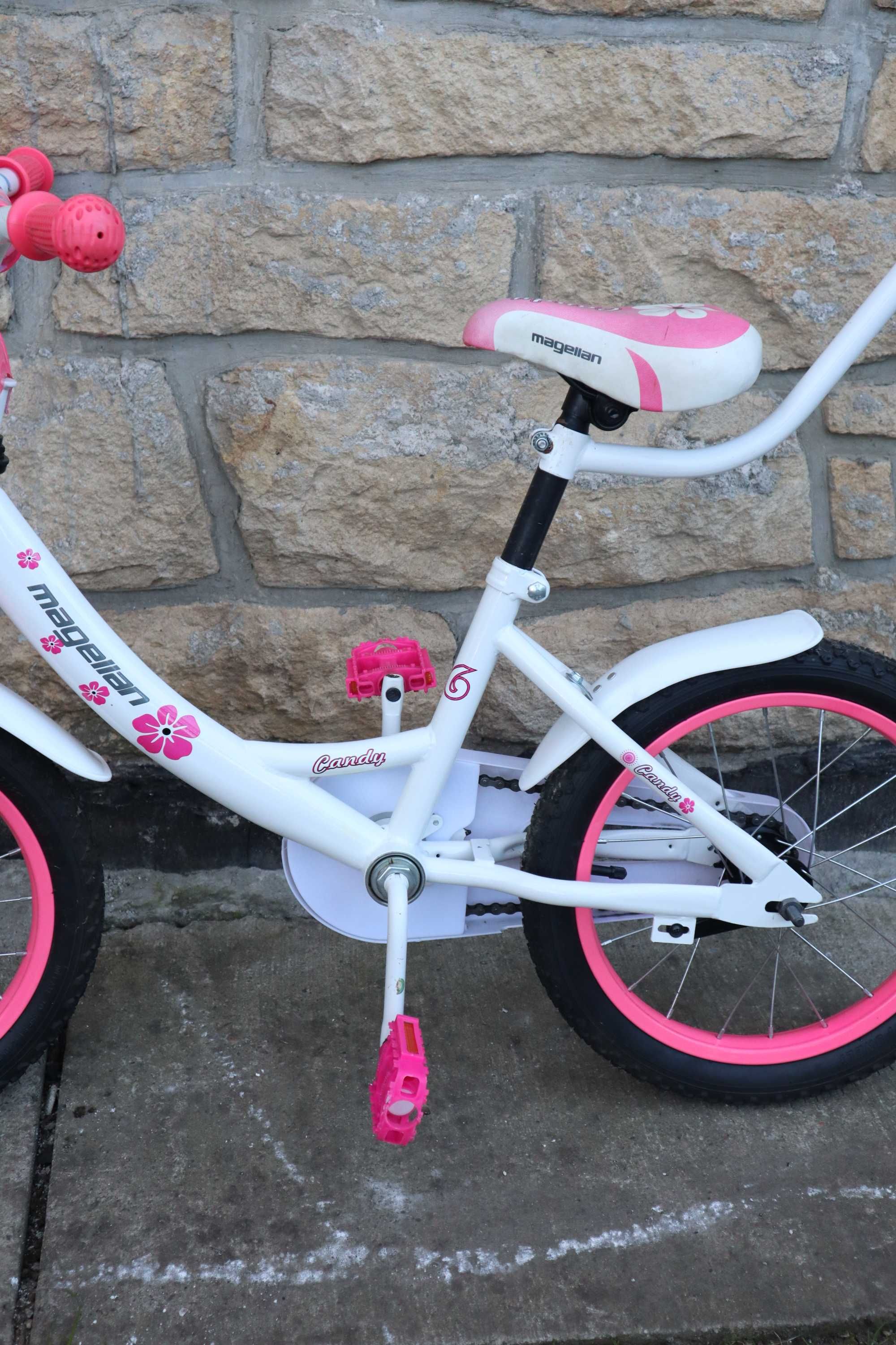 Bicicleta Copii Magellan Candy 16 white-pink cu maner invatare