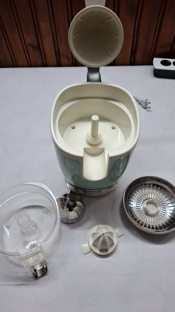 Цитрус преса Ariete Vintage JUICER,85W,2приставки,метално тяло