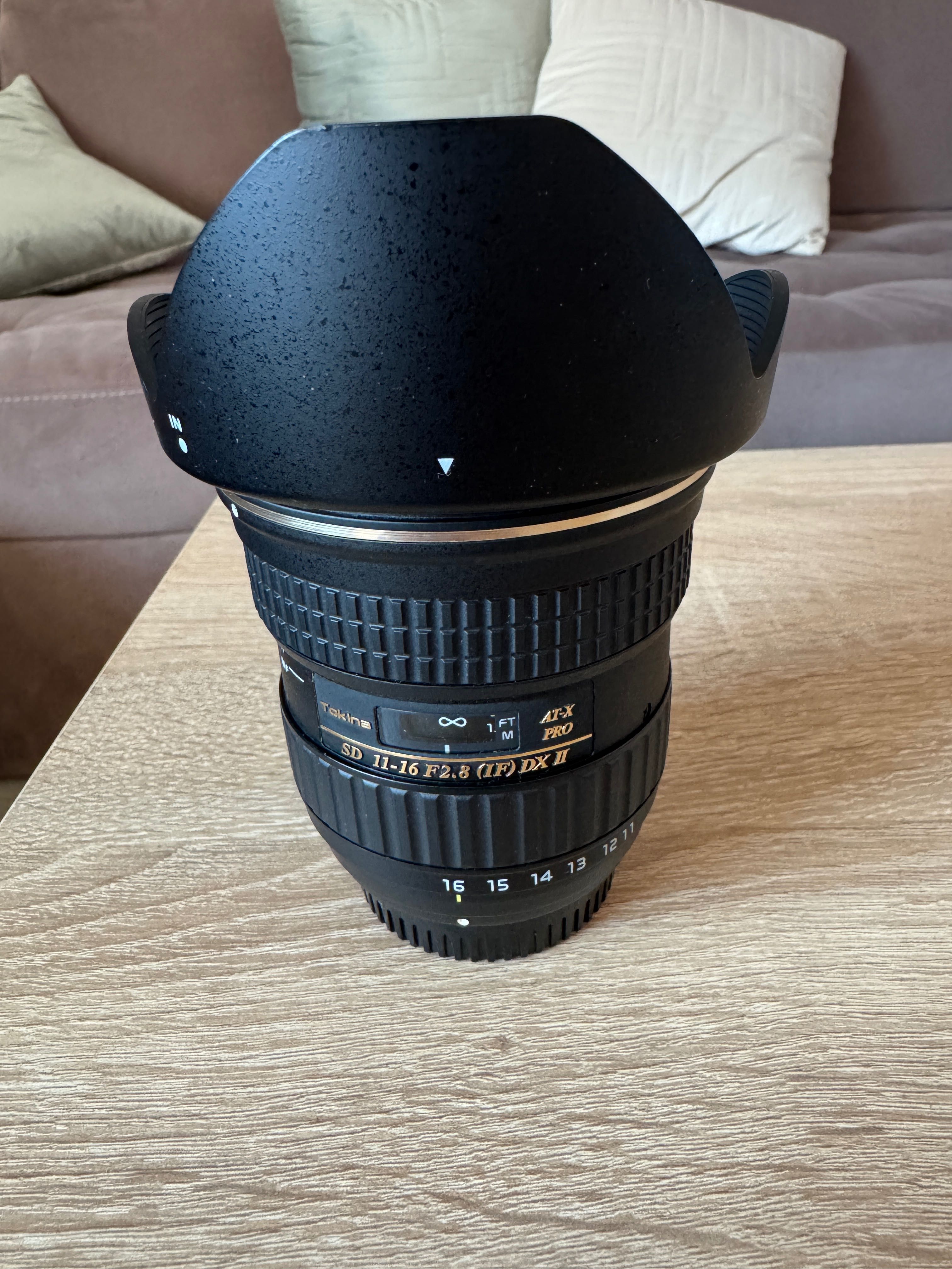 Samyang 85mm 1.4 / Tokina 11-16mm 2.8 / Nikon 35mm 1.8 DX