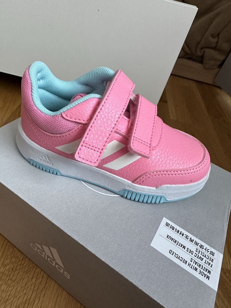 *Чисто нови* кецове детски Adidas