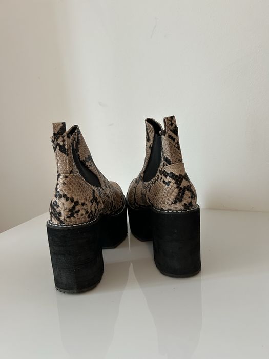 Боти на платформа