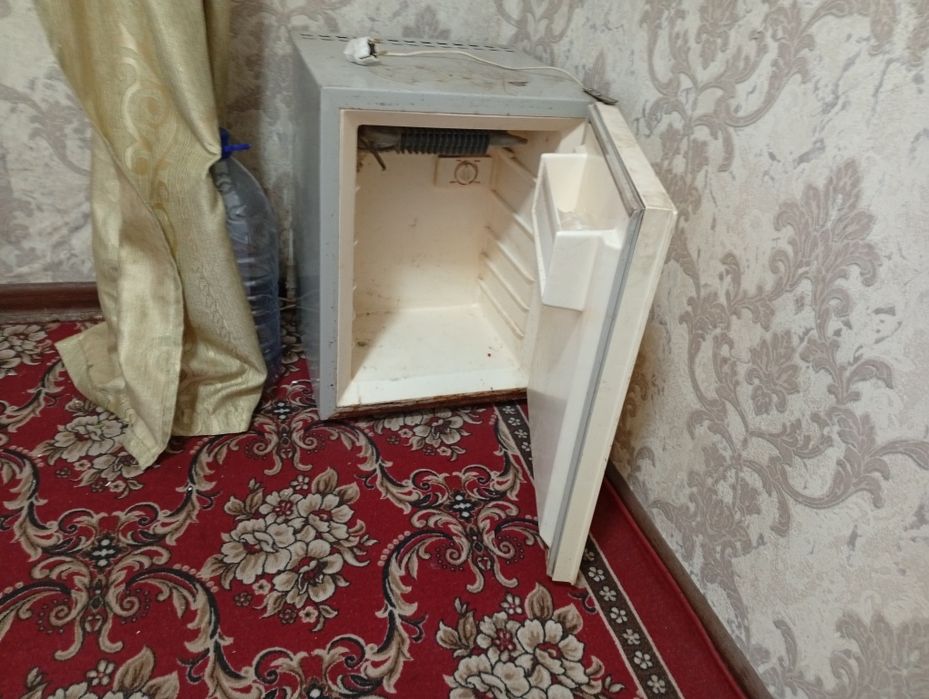 1 хонали кв 2- этаж ижарага берилади киргили  Палитехни енида