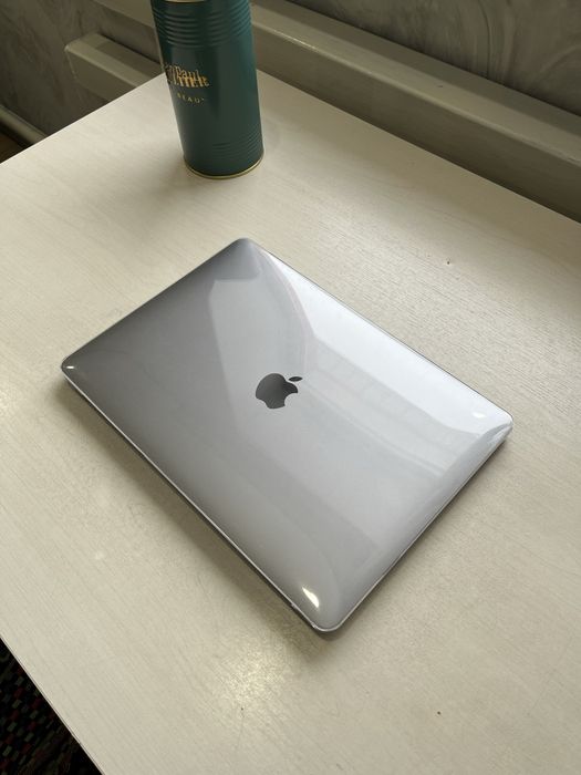 Продам Apple MacBook M1 2020