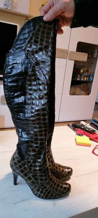 Reduc. cizme piele,36 peste genunchi, speciale prin design si culoare