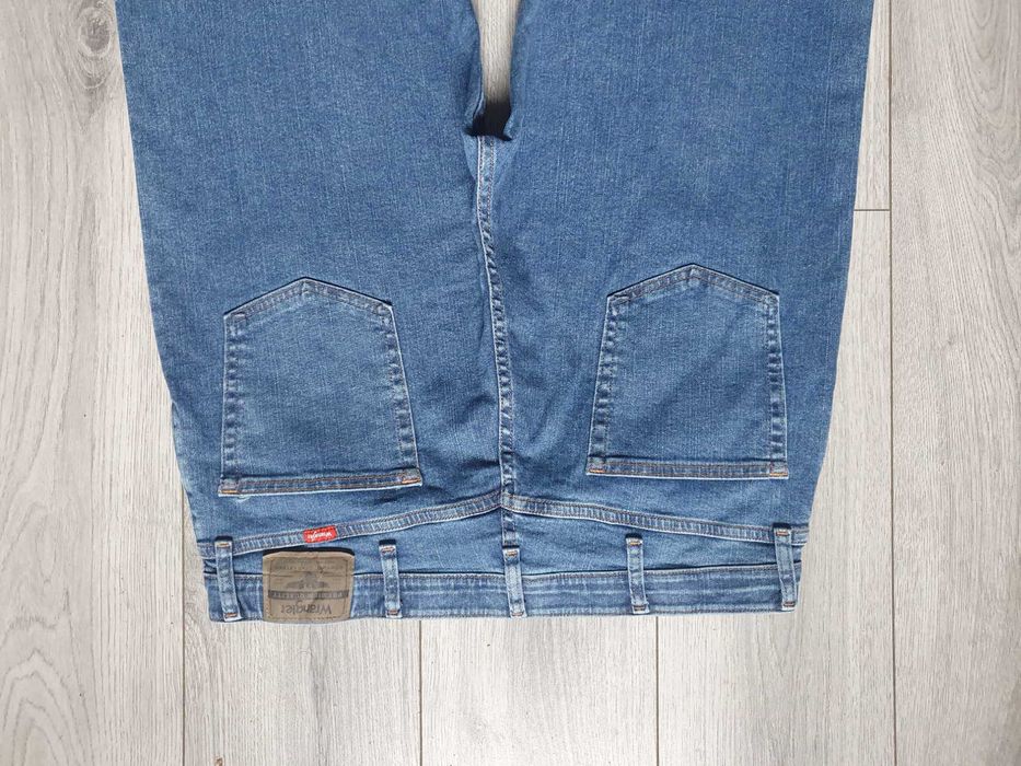 Blugi WRANGLER - Marime W36 L32 (Talie 102 cm)