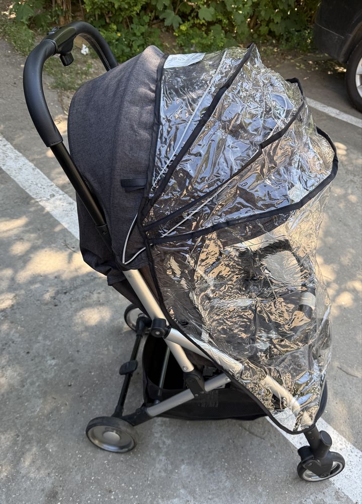 Carucior Chicco UltraLight & Ultraportabil