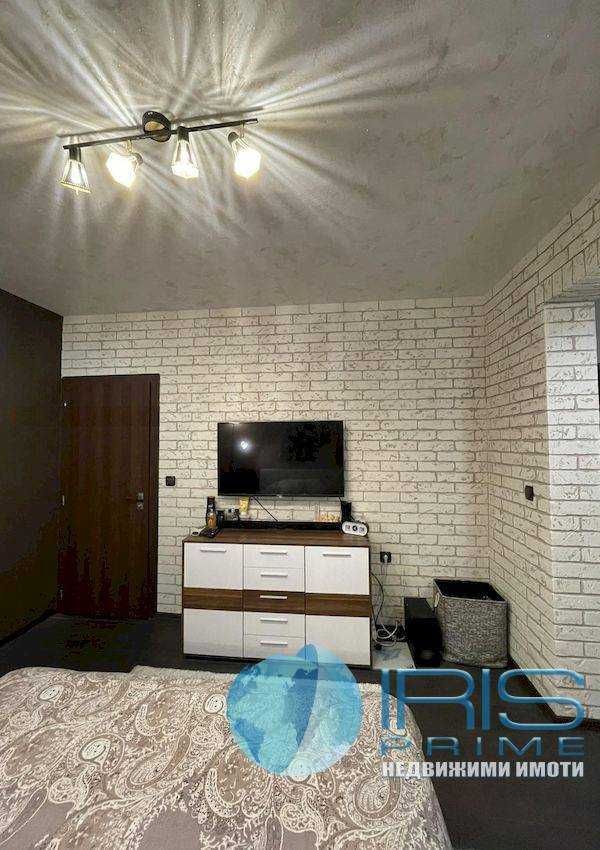 Продава се Двустаен апартамент в Шумен, Тракия - 67 кв.м за 1561 €/кв.м - Снимка #1