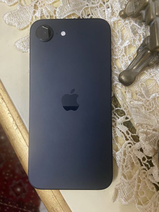 Vand telefon 16e nu primeste cartela !!