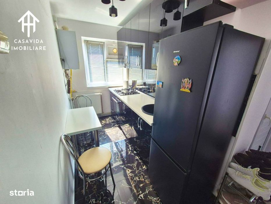 De vanzare apartament 3 camere mobilat si utilat, zona Unic