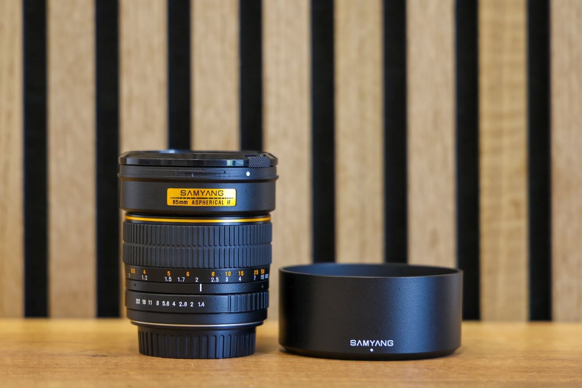 Обектив Samyang 85mm f1.4 за Canon EF