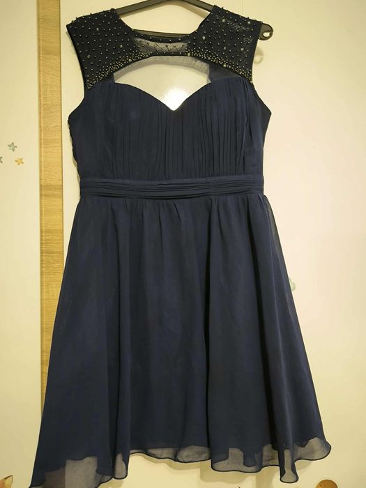 Къса официална рокля