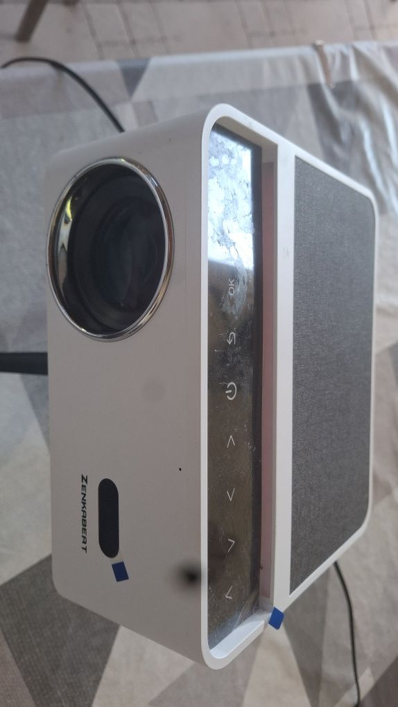 Videoproiector ZENKABEAT