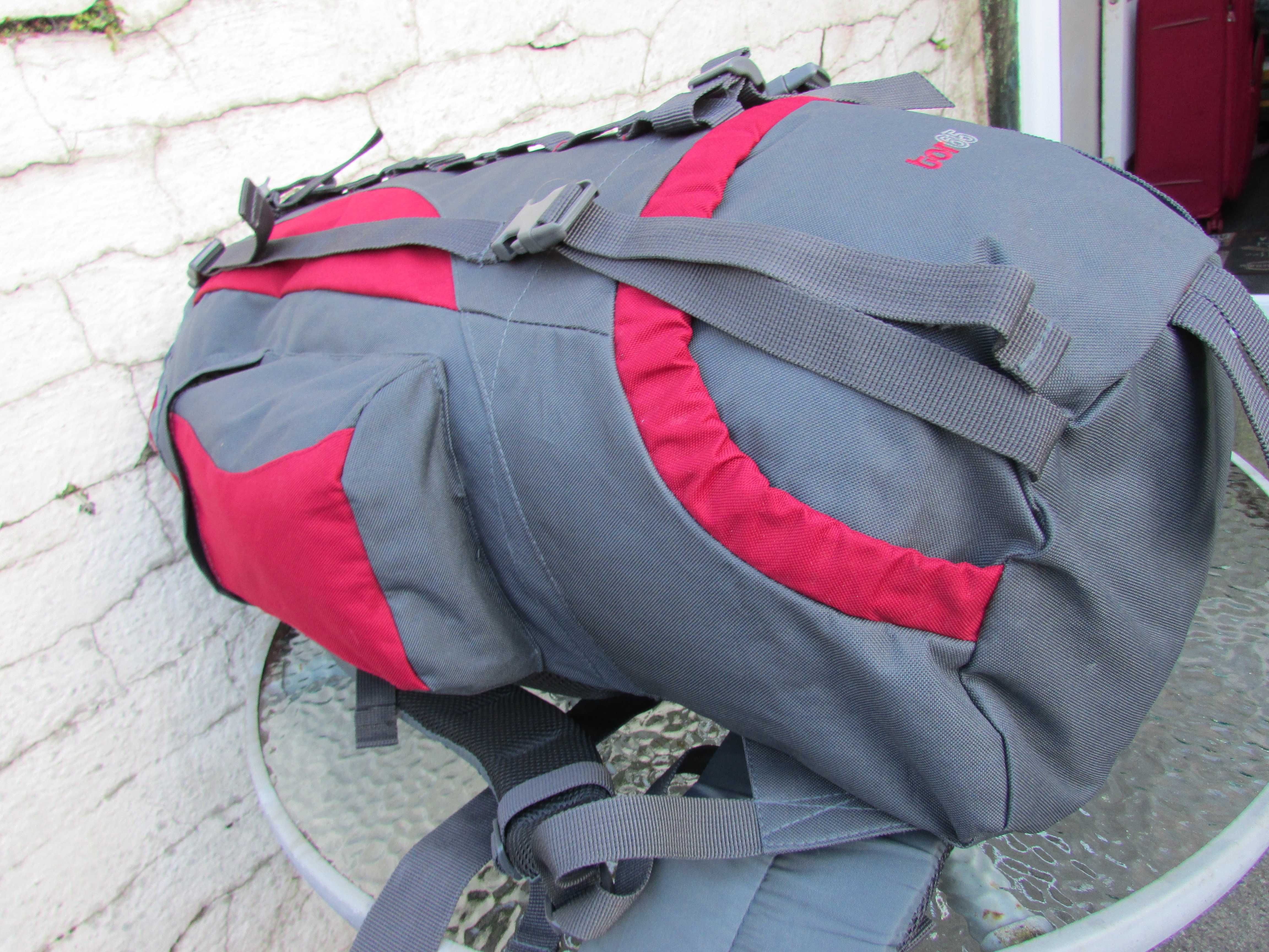 Туристическа раница Mountain Warehouse Tor 65L