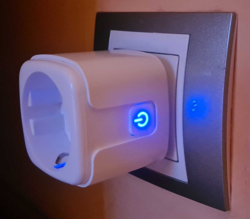 Priza inteligenta WiFi programabila prin aplicatia Tuya sau Smart Home