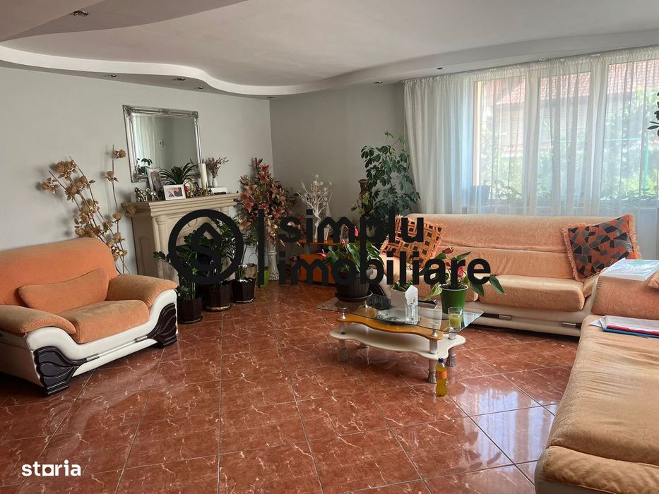 Vila S+P+1+M Lapus, str Paunitei