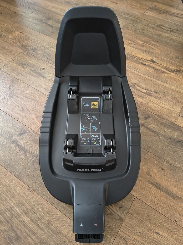 Столче-кошница за кола Maxi Cosi Pebble Pro + база  isofix FamilyFix 2