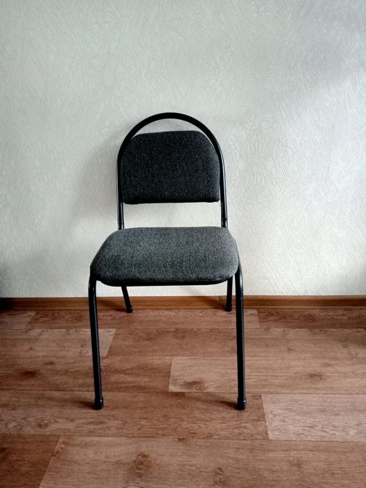 Продам офисные стулья