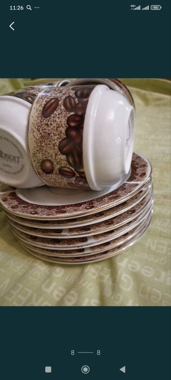 Кофейные блюдца и чашки