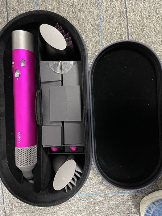 Vând dyson airwrap ( Accept OFERTE )