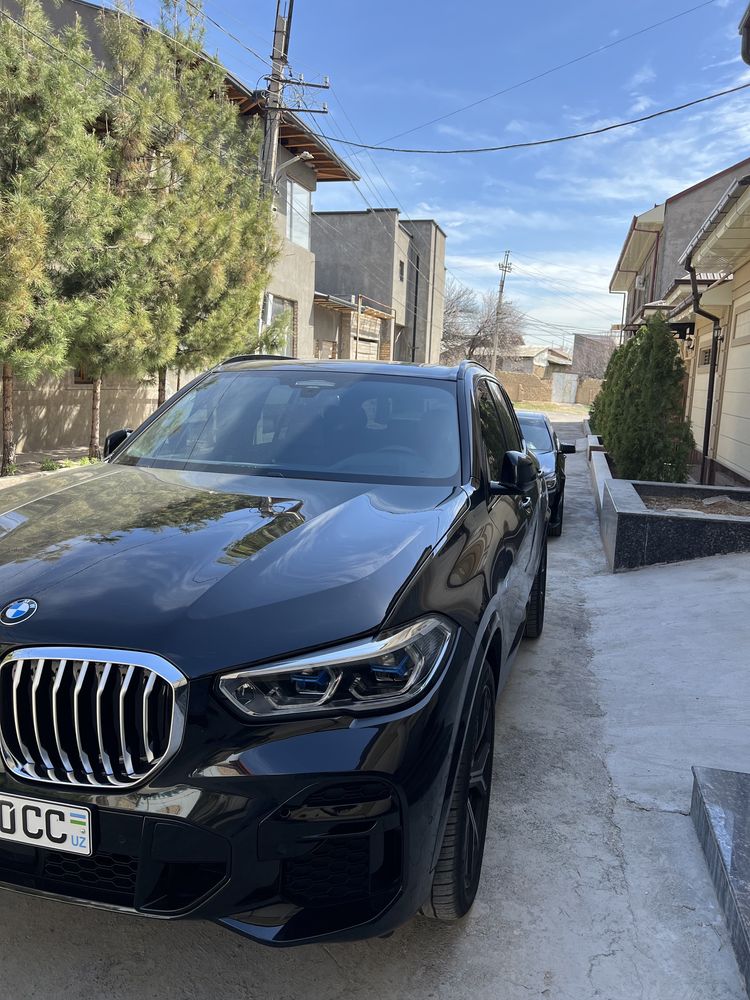 Продаётся BMW X5 40i M package